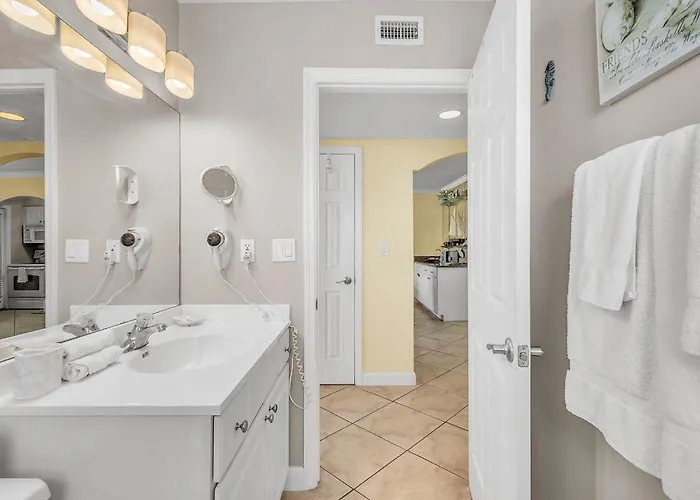 Holiday home Barefoot B201 Clearwater Beach